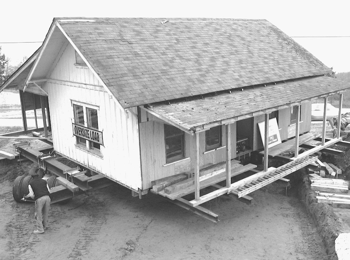 Preparing the Sears House for transport to Bayview Corner